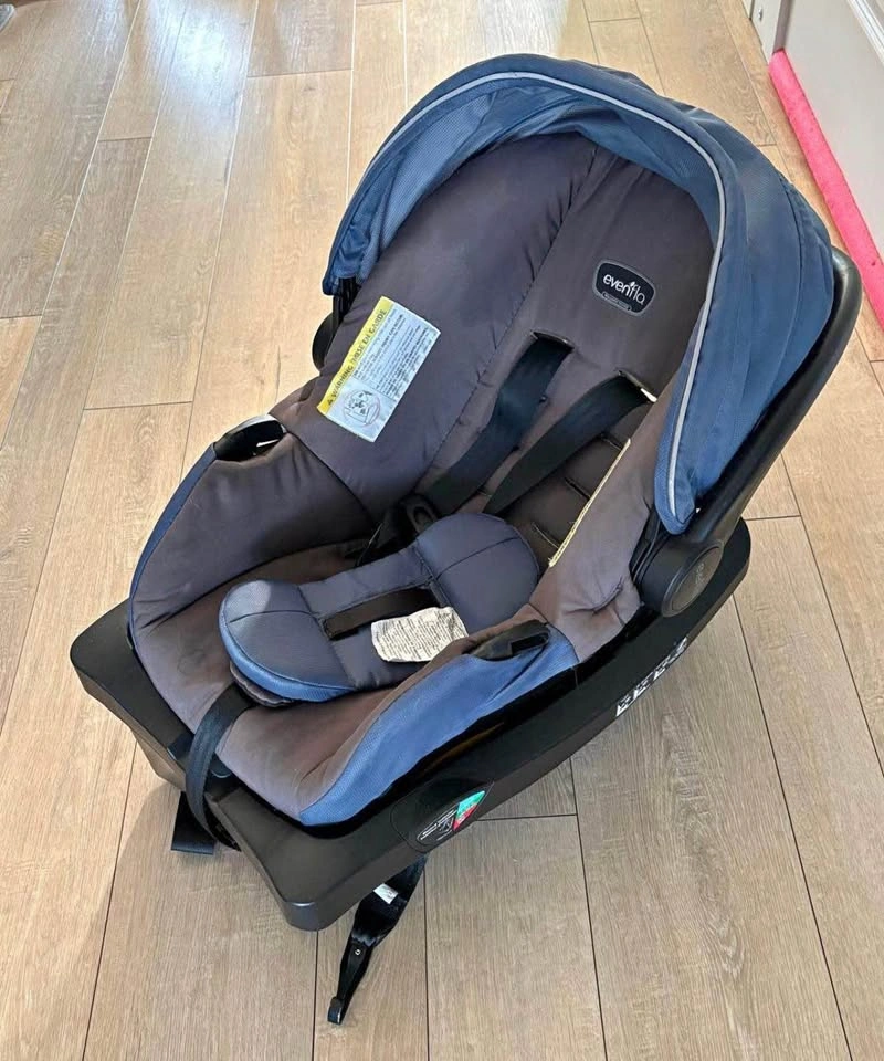 Evenflo Infant Car Seat with Base - photo 3