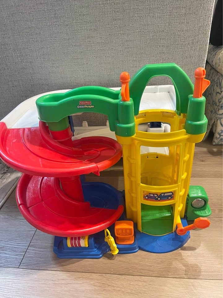 Fisher-Price Little People Ramps Garage
