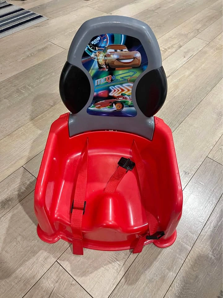 Disney Pixar Cars Lightning McQueen Booster Seat