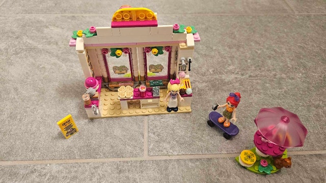 LEGO Friends 41426 Heartlake City Park Café - photo 3