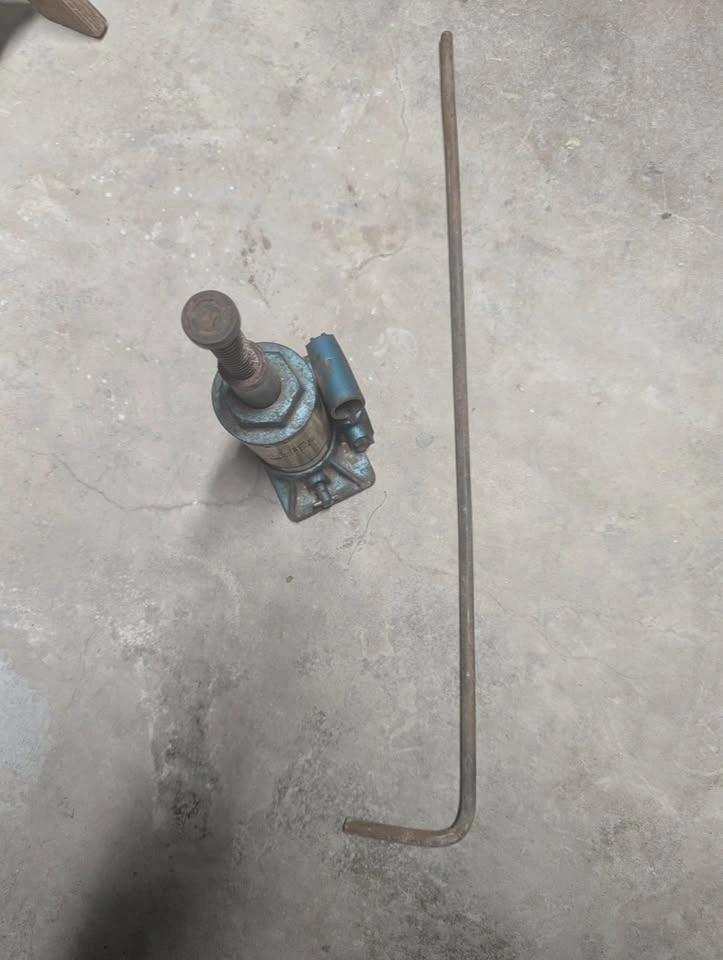 Vintage Sears 3-Ton Hydraulic Bottle Jack - Model 727.12411 - photo 3
