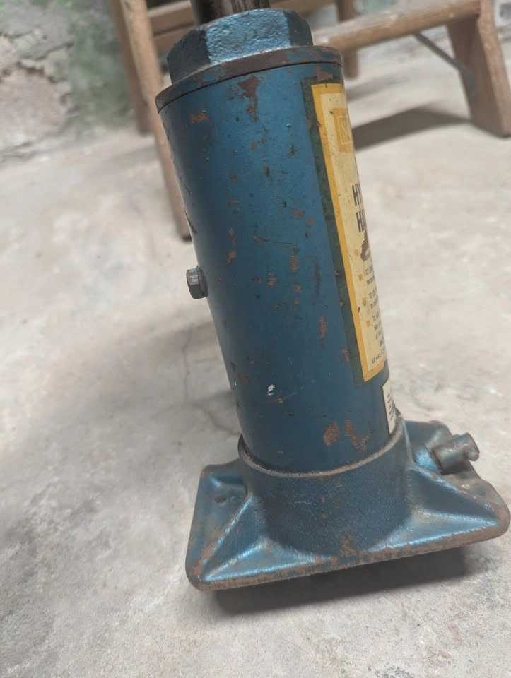 Vintage Sears 3-Ton Hydraulic Bottle Jack - Model 727.12411 - photo 4