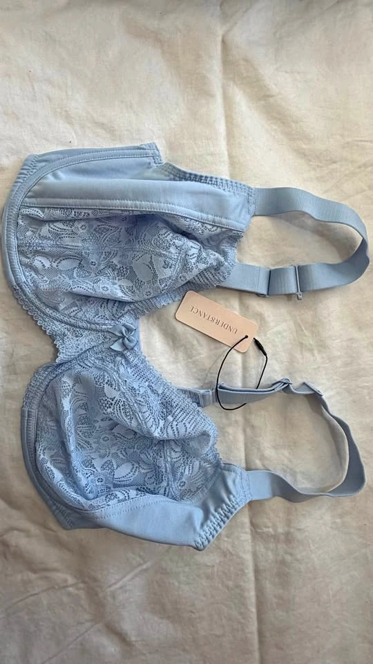 UNDERSTANCE Bra – Brand New 32I