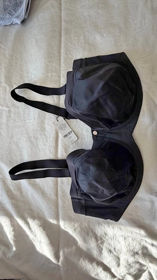 UNDERSTANCE Bra – Brand New 42DD