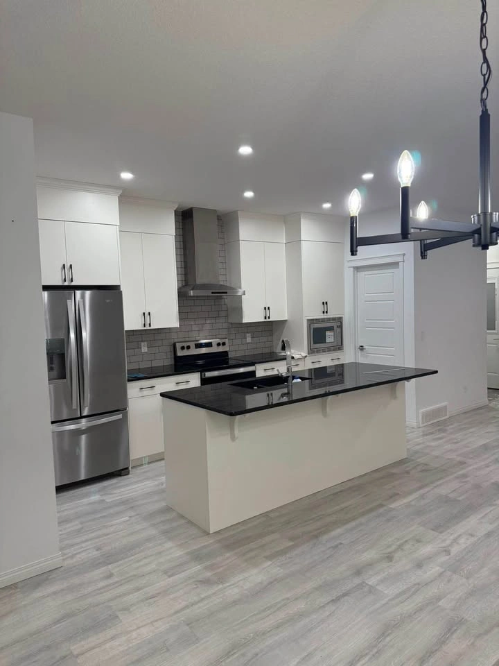 4 Beds 2.5 Baths - House - photo 5