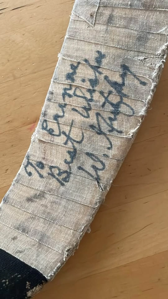 Walter Gretzky signed left hand hockey stick - photo 2