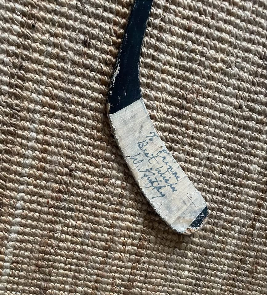 Walter Gretzky signed left hand hockey stick - photo 4