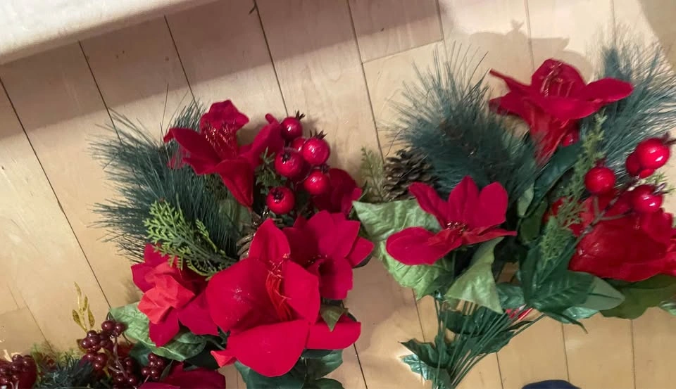 $15 all 4 Artificial Christmas Poinsettia Bouquets - photo 2