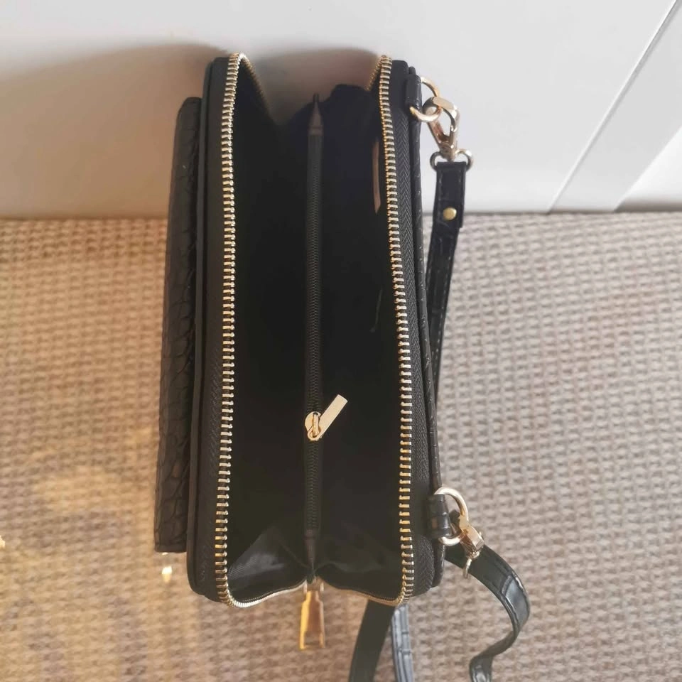 Brand New Leather Cellphone Crossbody Bag - photo 5