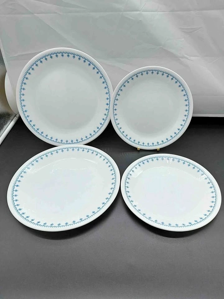 Corelle Snowflake Garland Partial Dinnerwear Set Of 4