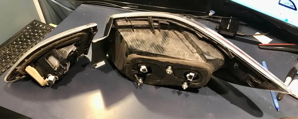 Mazda Left Driver Side Taillight Assembly - photo 3