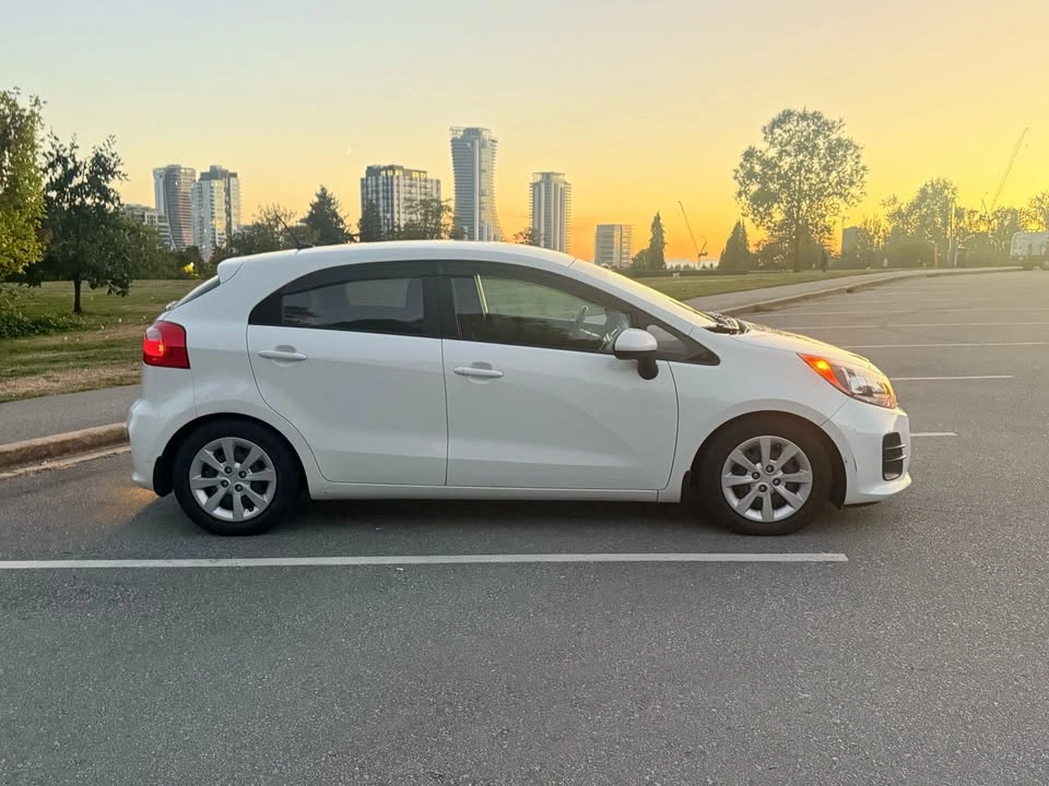 2016 Kia Rio Clean Title BC Vehicle No Accidents Manual - photo 3