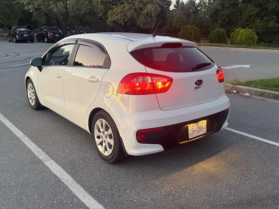 2016 Kia Rio Clean Title BC Vehicle No Accidents Manual - photo 4