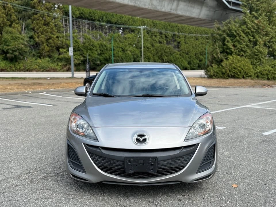2011 Mazda 3 /manual - photo 2