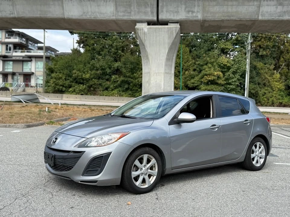 2011 Mazda 3 /manual - photo 3
