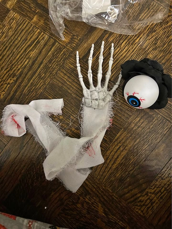Halloween Skeleton Hand and Eyeball Hair Accessories