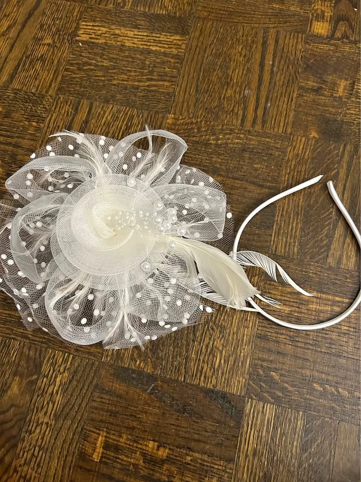 White Feather and Pearl Fascinator with Headband and Clip