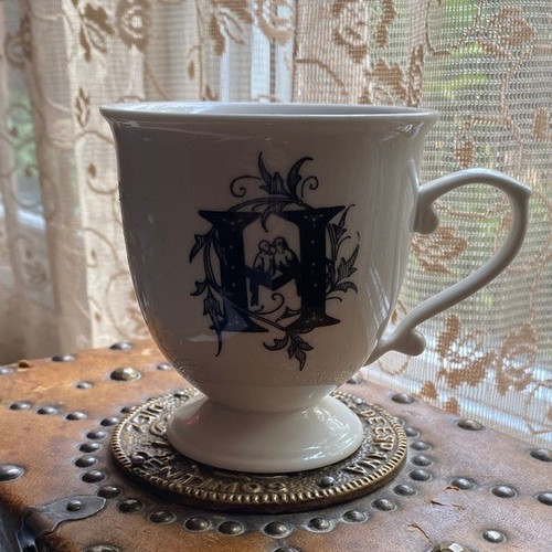 Anthropologie Love Birds Letter H Monogram Pedestal Mug - photo 2