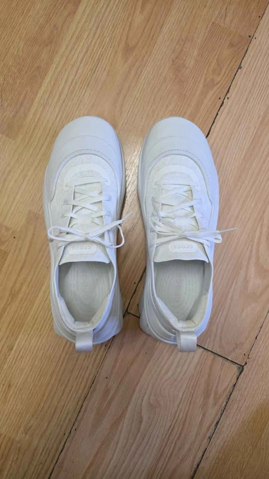 $60 • Crocs Echo Surge Sneakers - photo 2