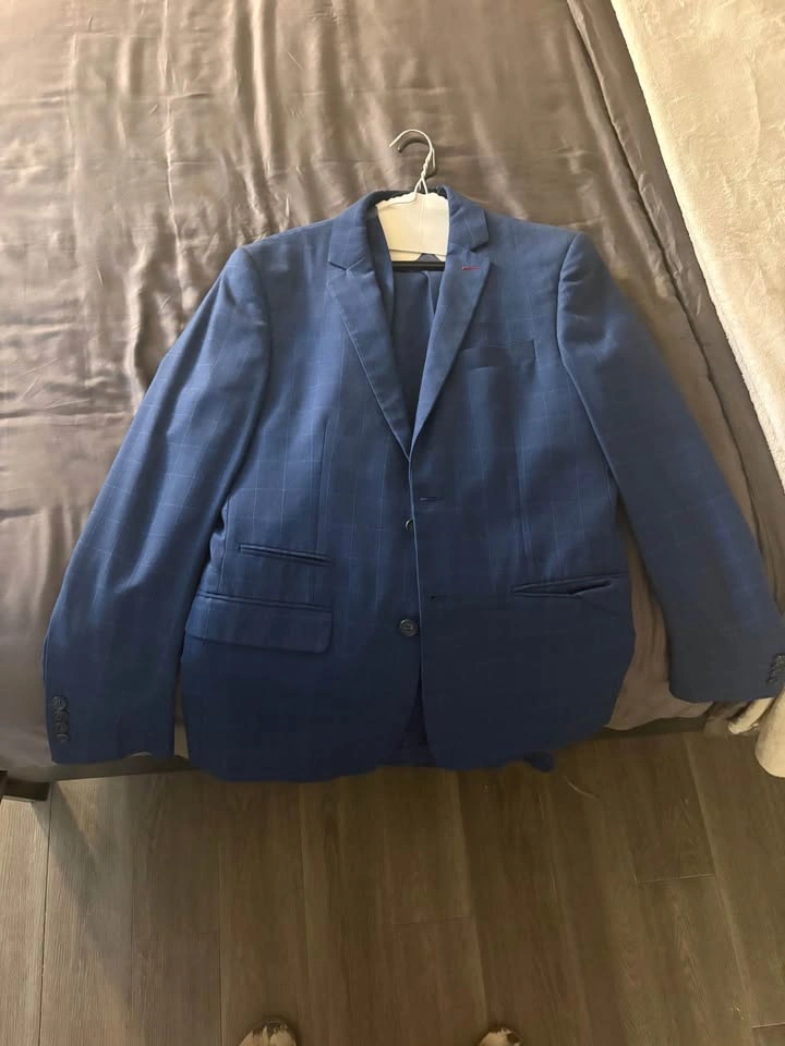 Blue Checker 3-Piece Suit (Blazer 38S, Vest 38S, Pants 28x32) - photo 2