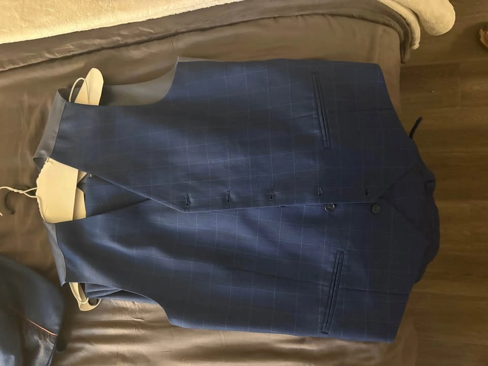 Blue Checker 3-Piece Suit (Blazer 38S, Vest 38S, Pants 28x32) - photo 4