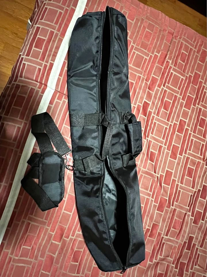 Carrying bag for tripod