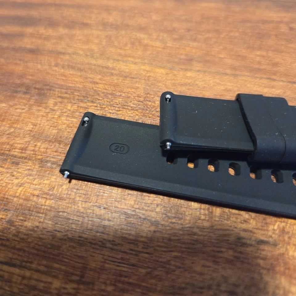 20mm Black Silicone Watch Strap – Brand New / Unused - photo 3