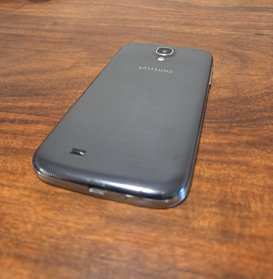 Samsung Galaxy S4 GT-I9505 - Working - Excellent Condition - photo 3