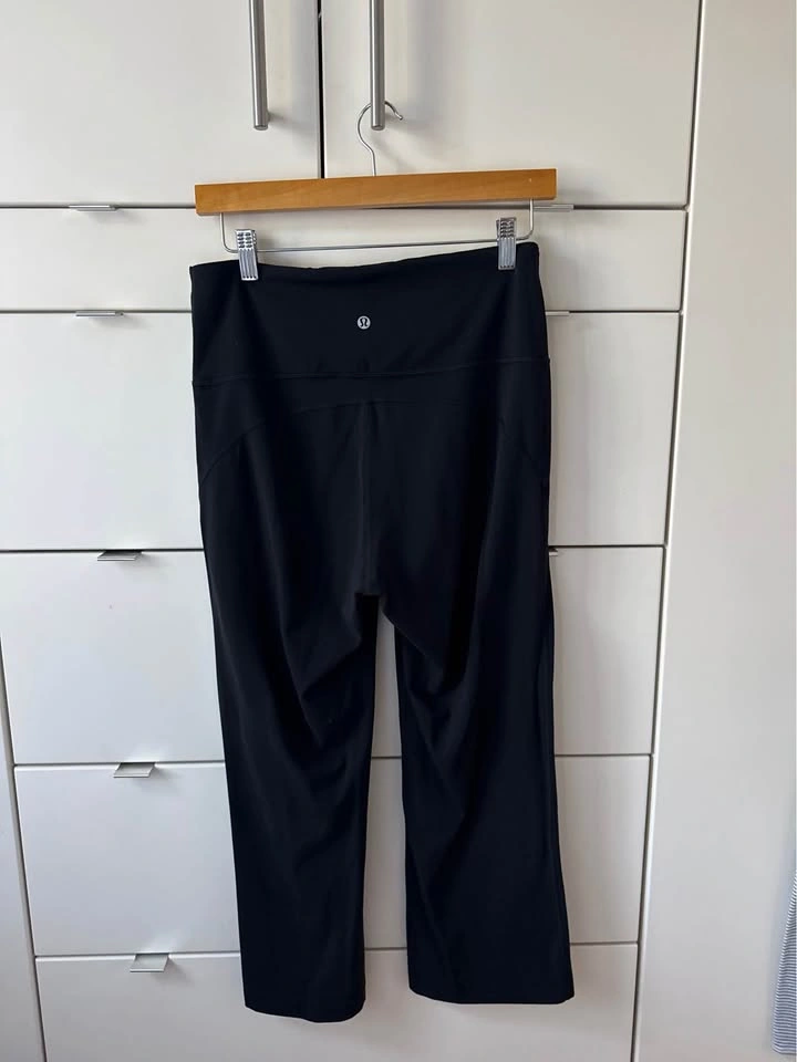 Lululemon Groove Super-High-Rise Crop 23” – Size 10 - photo 4