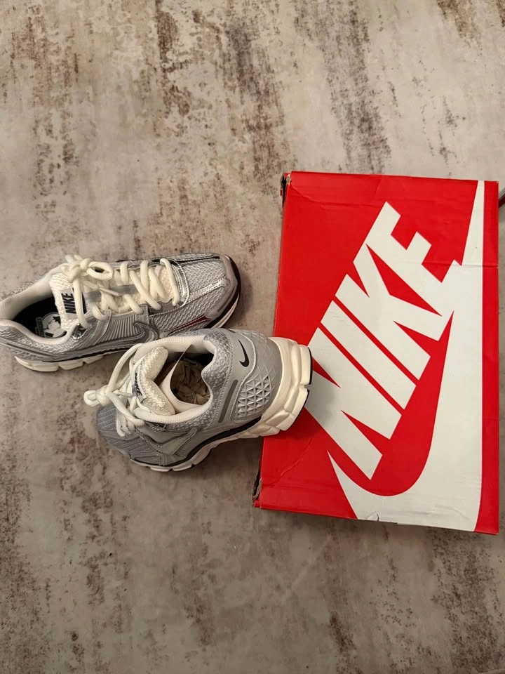 Nike Zoom Vomero 5 – Silver/White – New - photo 2