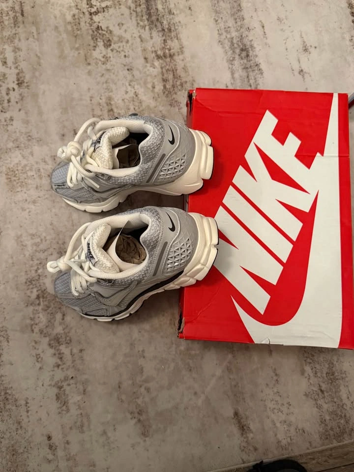 Nike Zoom Vomero 5 – Silver/White – New - photo 3