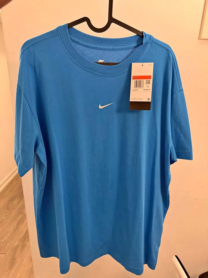 Nike Women’s T-Shirt – Blue – New with Tags