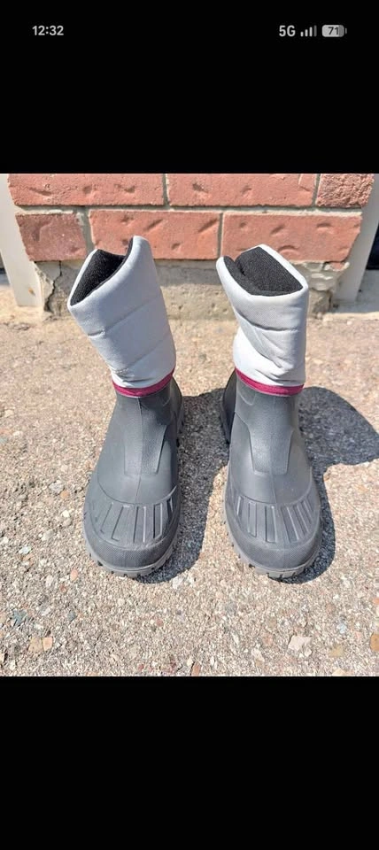 Shoe bundle (4 pairs)- boots, formals.