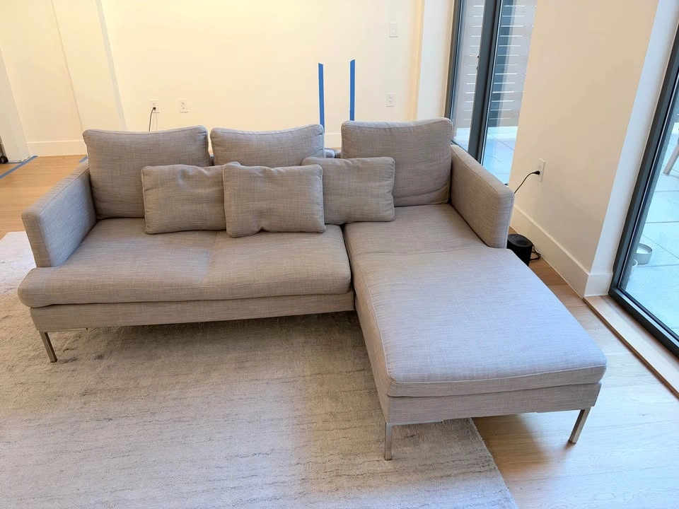 BoConcept Modern Light Gray Fabric Sectional Sofa with Chaise - photo 3