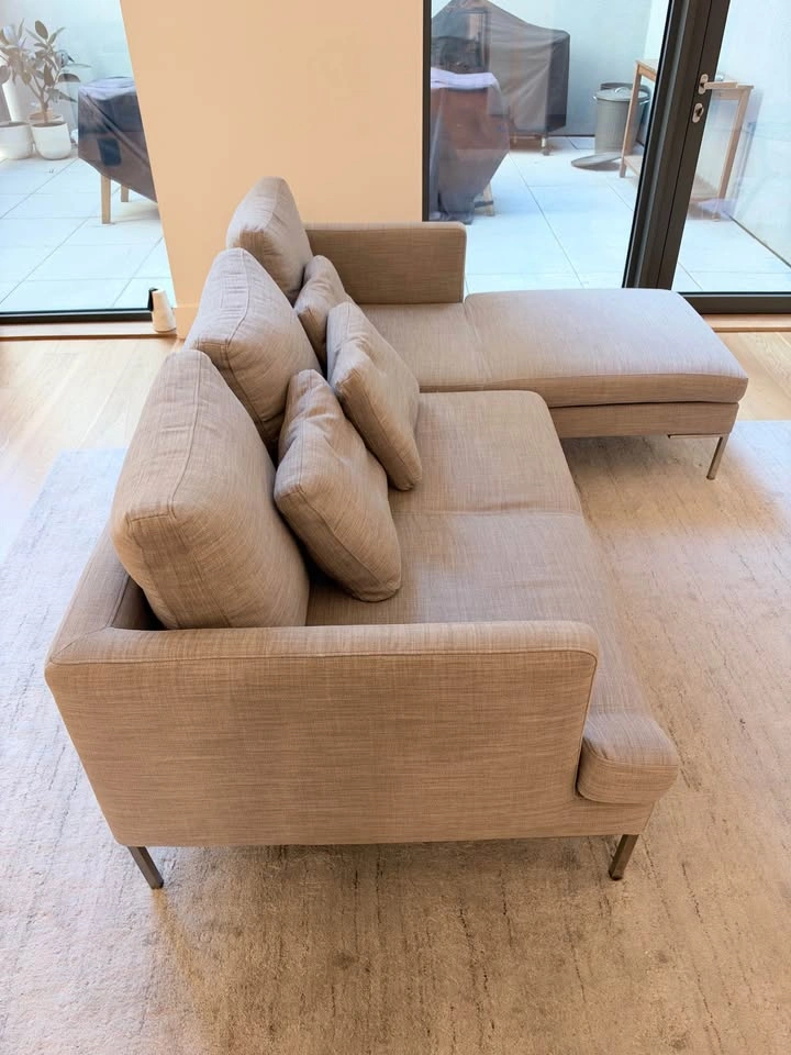 BoConcept Modern Light Gray Fabric Sectional Sofa with Chaise - photo 4