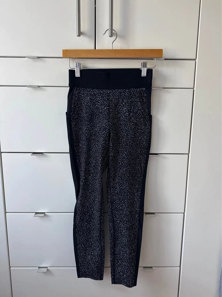 Lululemon Box It Out Tight Night View White Black – Size 6 - photo 4