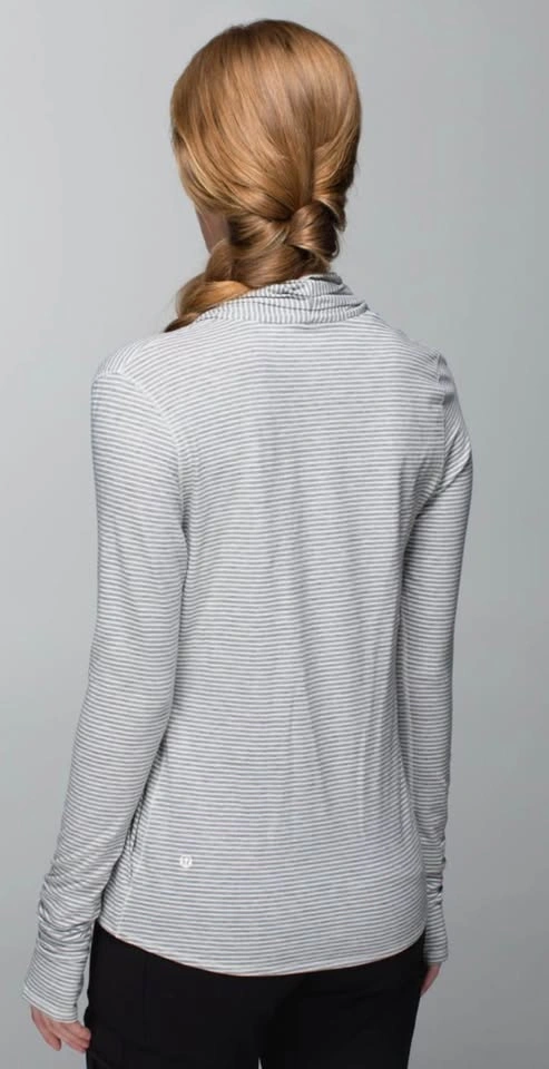 Lululemon Radiant Long Sleeve – Heathered Medium Grey – Size 4/6 - photo 2