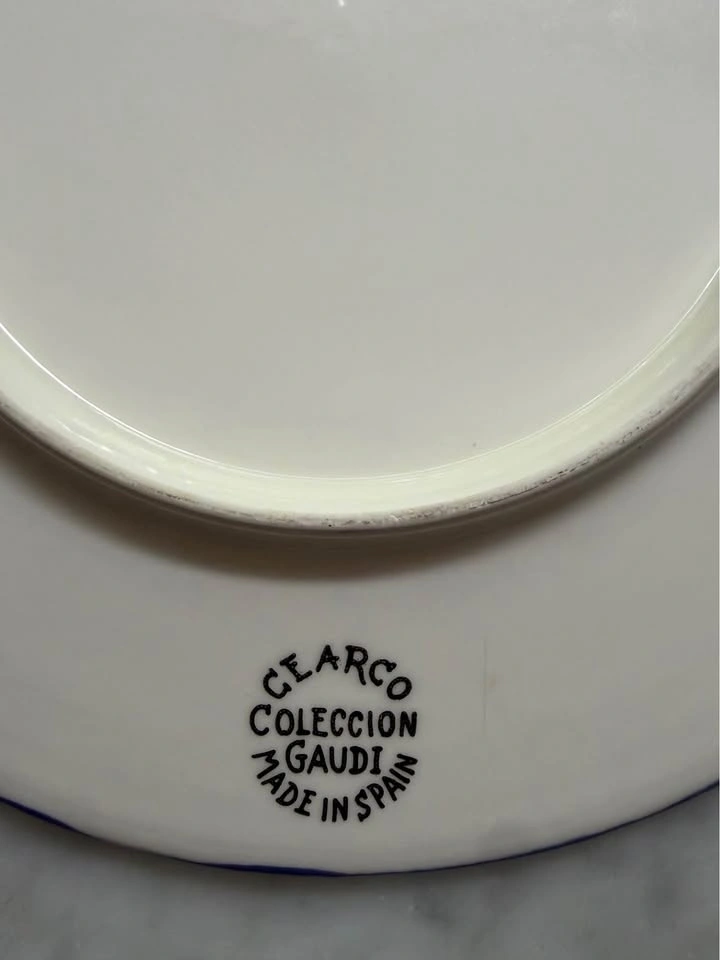 Pair of 11.5” Spanish Gaudí mosaic wall plates - photo 3