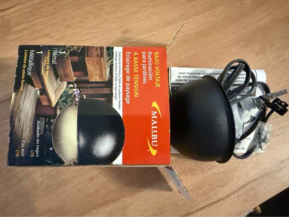 5 LOW-VOLTAGE DECK & LANDSCAPE LIGHTS — $20 - photo 3