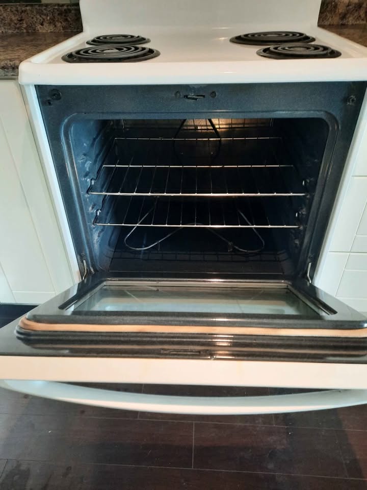 Frigidaire Stove for sale (Abbotsford) - photo 2