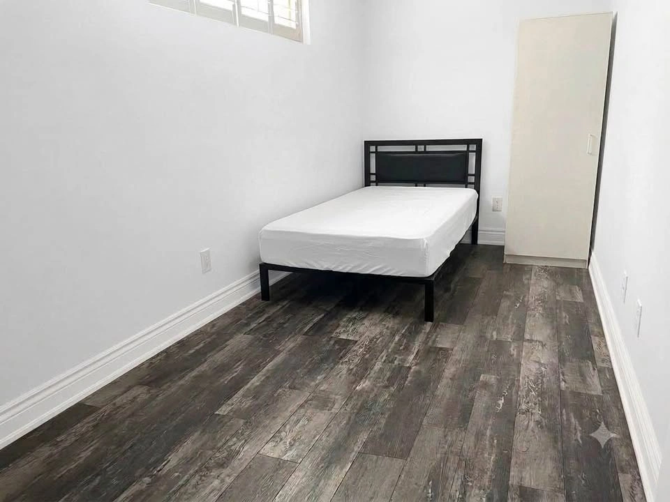 Private room for rent