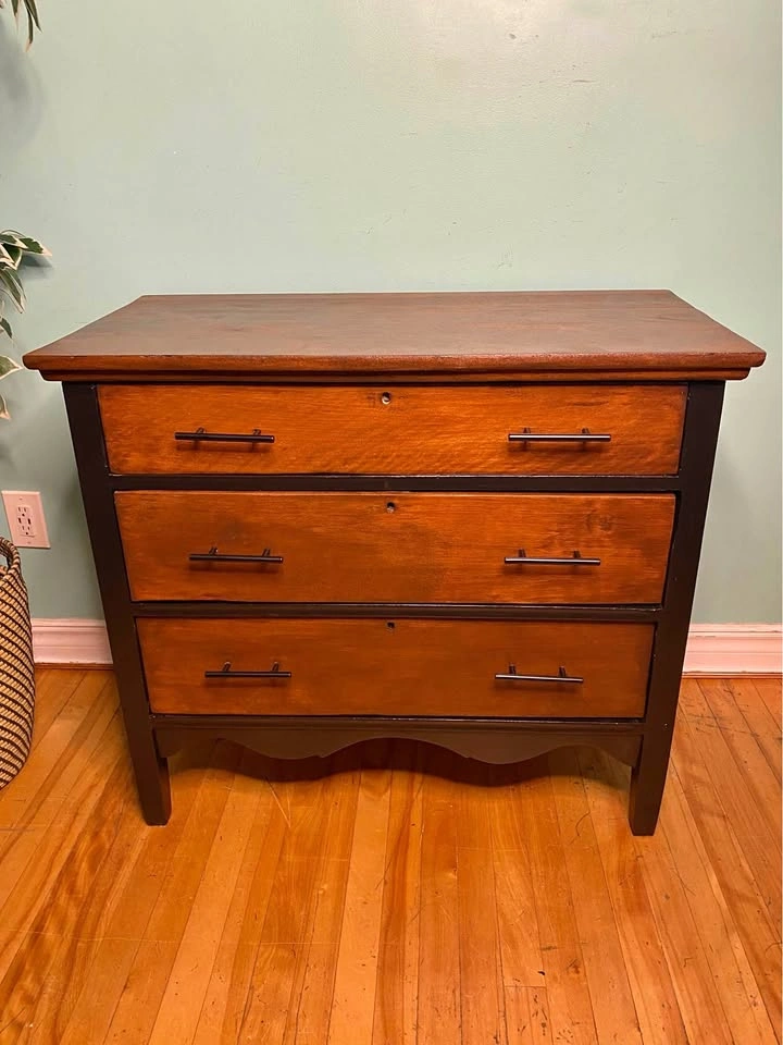 FREE DELIVERY: Vintage Dresser $220 (HRM)