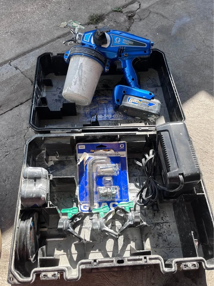 Graco ProShot Fine Finish Cordless Airless Sprayer Gun - photo 2
