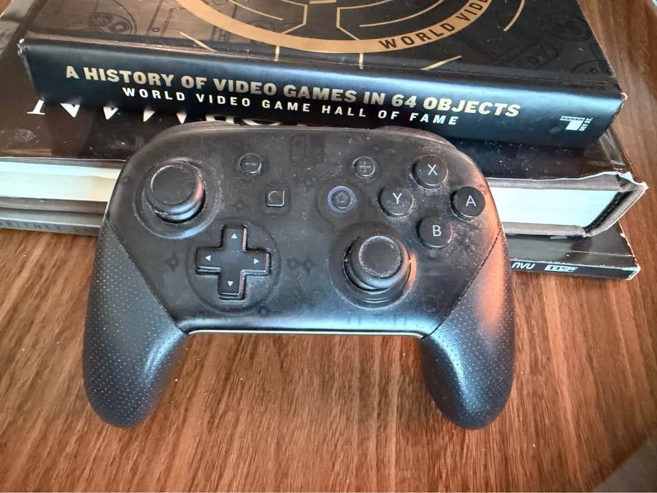 Nintendo Switch Joy-Cons, Pro Controller & Charging Grip - photo 2