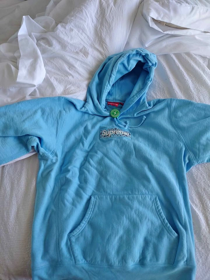 Supreme Bandana Box Logo Sweatshirt light blue. Brand new.