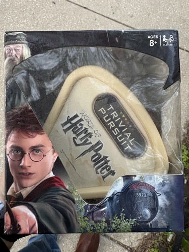Harry Potter Hasbro Gaming Trivial Pursuit Board Game