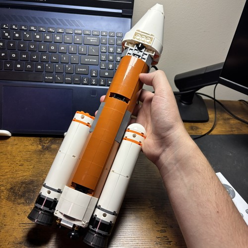 LEGO City Space Deep Space Rocket and Launch Control 60228 - photo 2