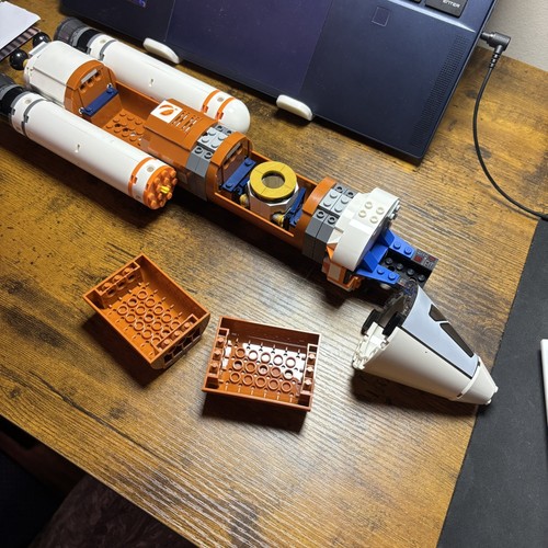 LEGO City Space Deep Space Rocket and Launch Control 60228 - photo 4