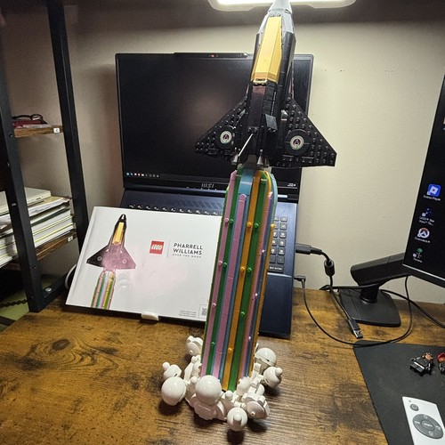 LEGO Icons Over the Moon with Pharrell Williams 10391 - photo 3