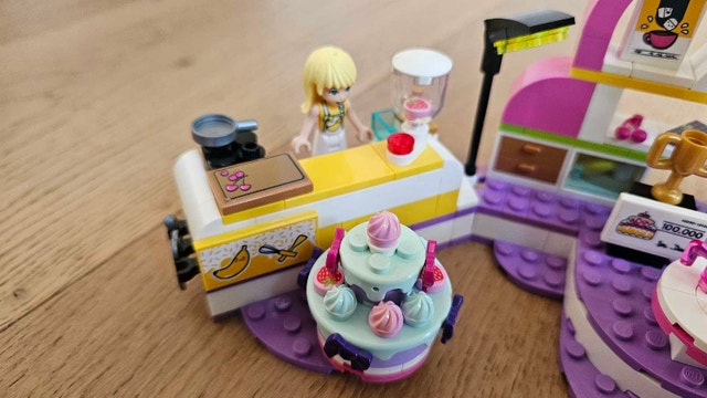 LEGO Friends Baking Competition 41393 - photo 3